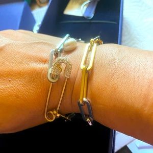 Swarovski bracelet chain with safety pin